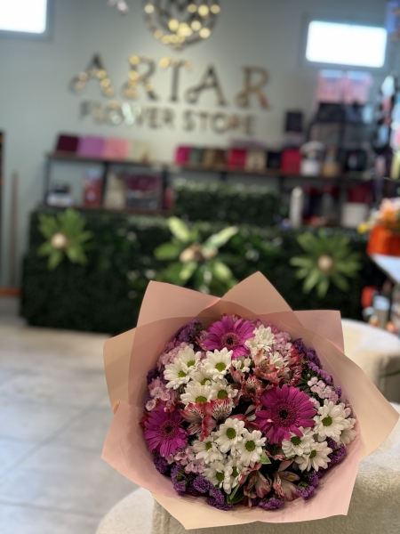 MOR VE BEYAZ KIR ÇİÇEKLERİ